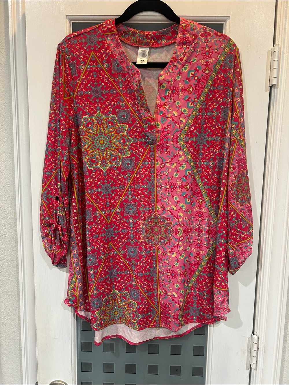 Women's Pink Printed V-Neck Long Sleeve Tunic Top